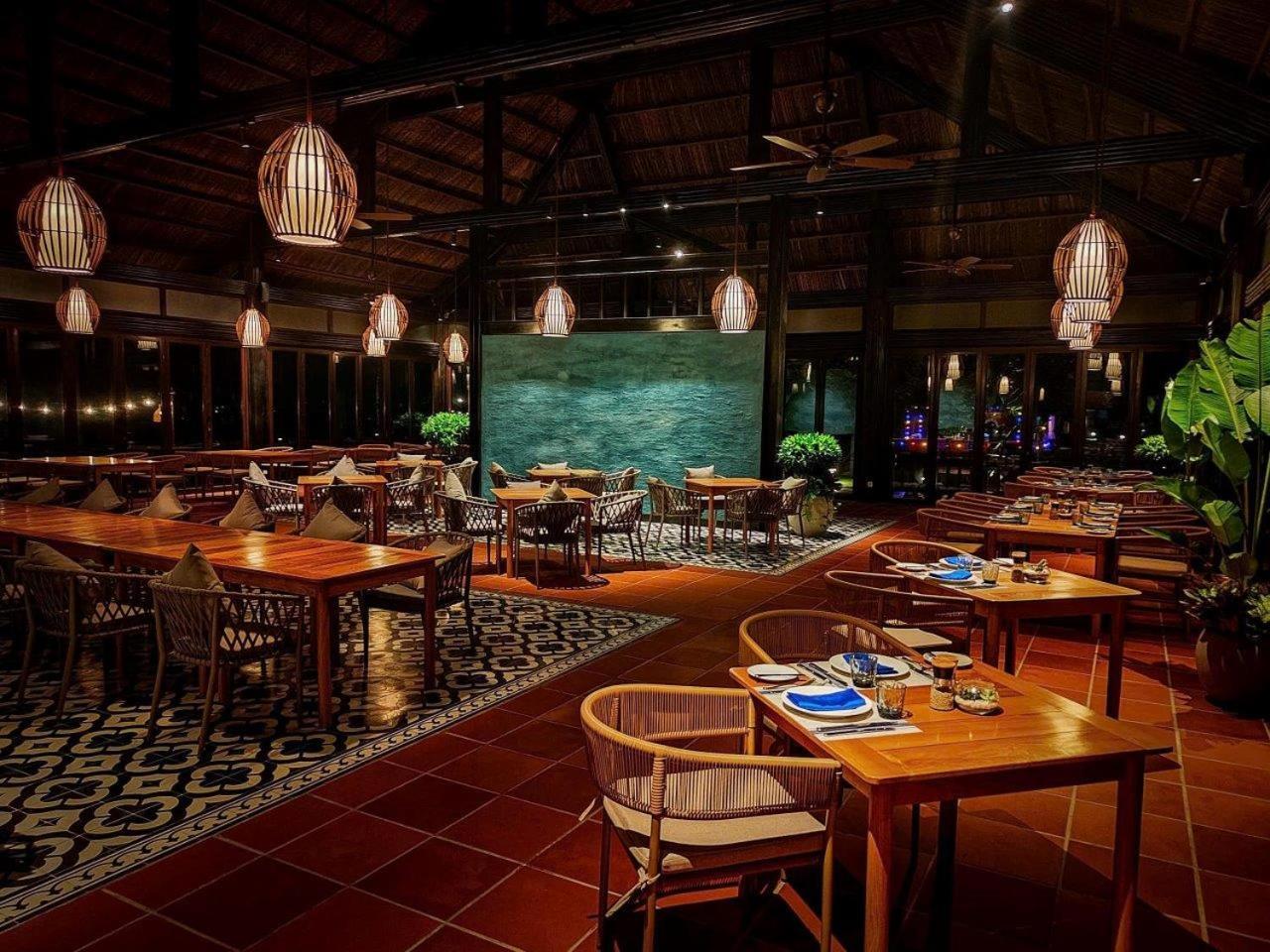 Vinpearl Resort & Spa Phu Quoc Luaran gambar The restaurant at the resort